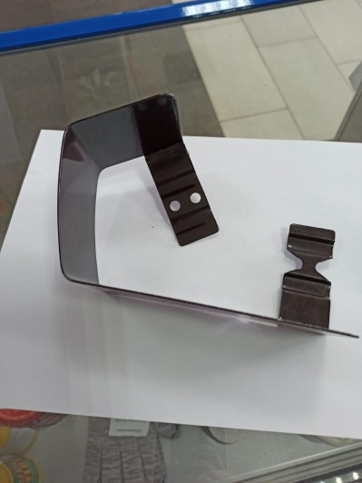 Кожух левый переднего фонаря