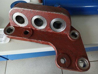 Кронштейн переднего ведущего моста (ЦС-50)