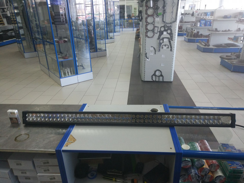 Балка светодиодная CH008 288W 96 диодов по 3W (габаритные размеры 83*82*115*1335мм) — 2