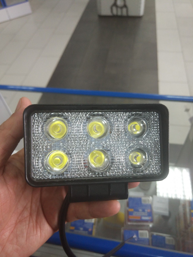 Фара светодиодная Х006 18W 6 диодов по 3W(габаритные размеры 110*90*55мм) — 1