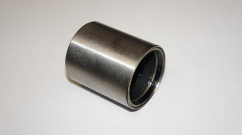 Втулка шкворня распорная 6520 сталь 3001026 — 1